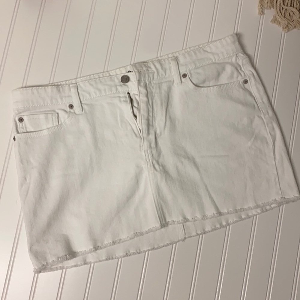 Gap size 14 white denim mini